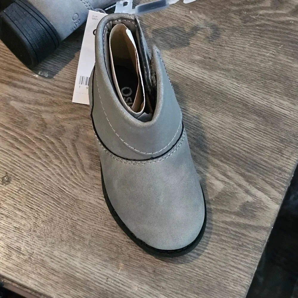 OshKosh B'Gosh Flip Fashion Boot,grey color size 5 toddler.